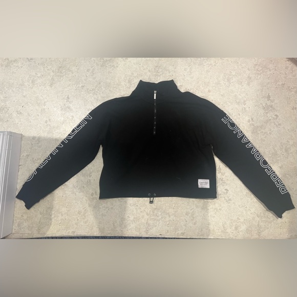 Calvin Klein Sweaters - Calvin Klein cropped hoodie
